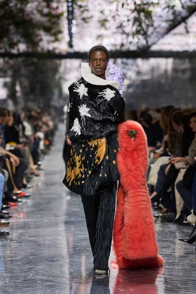 Look 5